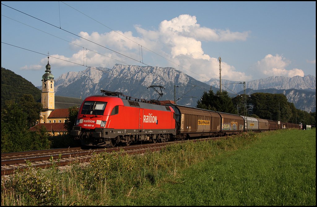 RaiLioN 007 : 182 007 (9180 6182 007-5 D-DB) bringt diesen Schiebewandwagenganzzug von Italien nach Deutschland. (07.08.2009)