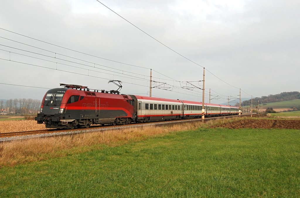  Railjet  1116 219, brachte am 14.11.2009 den Intercity 642 von Wien Westbf. nach Salzburg. Die Aufnahme entstand kurz vor Ollersbach.