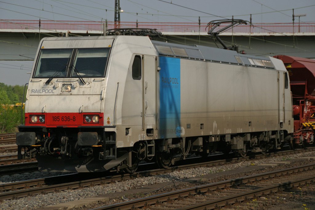 Railpool 185 636 mit Gz in Duisburg-Entenfang
