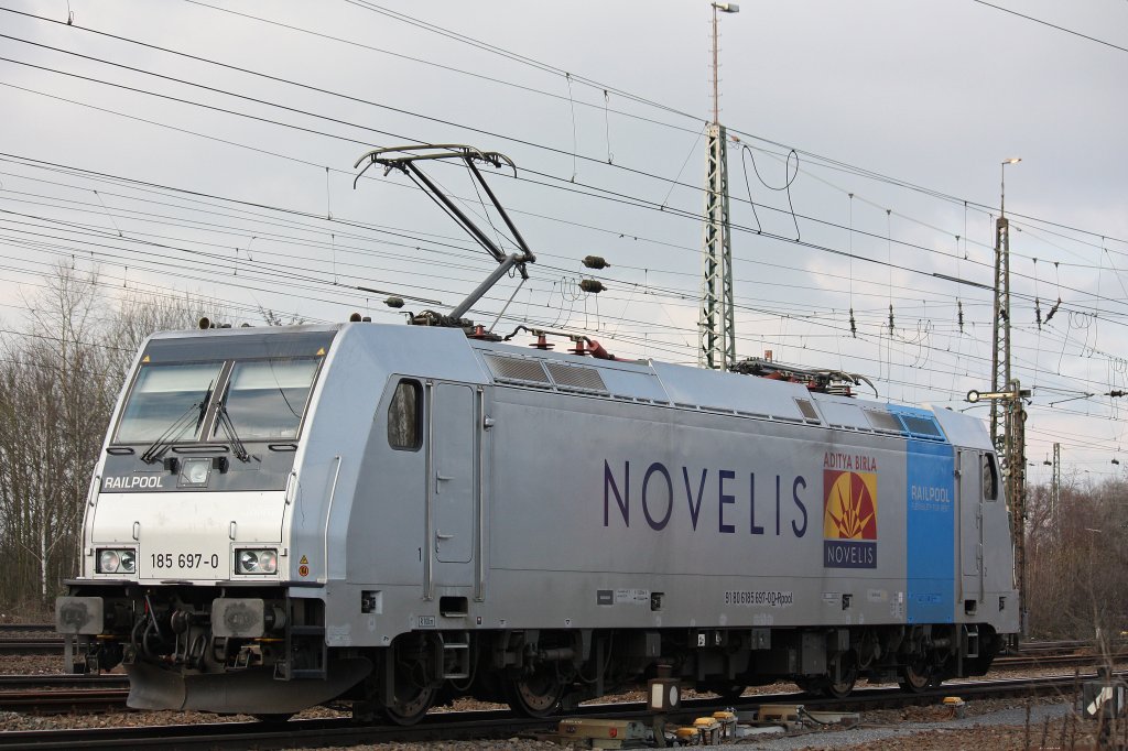 Railpool 185 697 (i.E.fr Brunert/Transpetrol) am 17.2.13 beim umsetzen in Kln-Eifeltor.