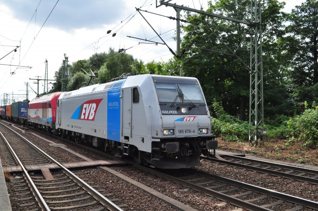 Railpool BR 185 676 und ein Eurorunner der EVB mit Containerzug bei Hamburg-Harburg am 04.08.2010