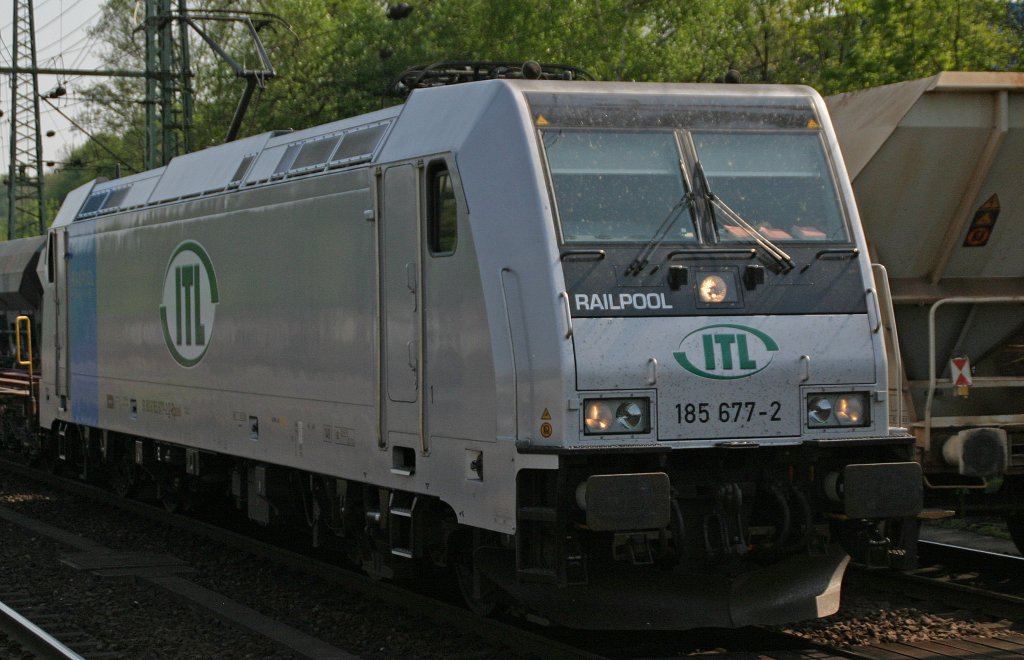 Railpool (ITL) 185 677 mit Containerzug in Hamburg-Harburg