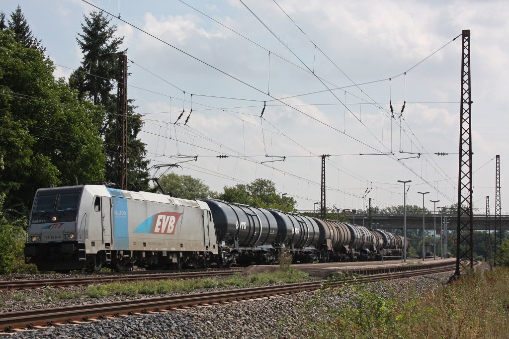 Railpool/EVB 185 676 (damals bei LTE im Einsatz) am 21.8.12 mit einem Kesselzug in Rezbach-Zellingen-
