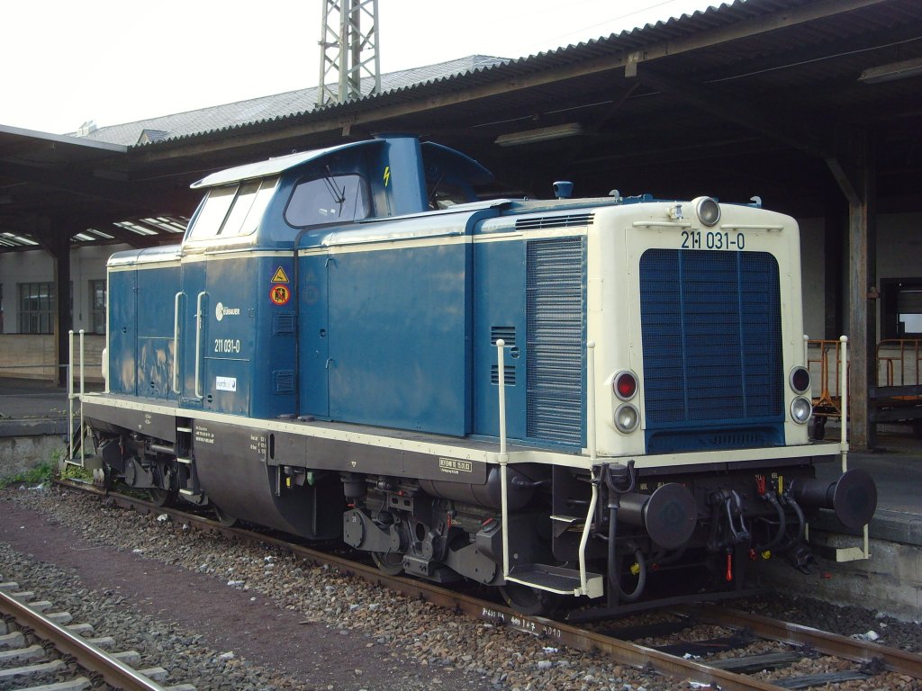 RAN 211 031-0 ruht am Abend des 31.10.09 in Karlsruhe Hbf. 