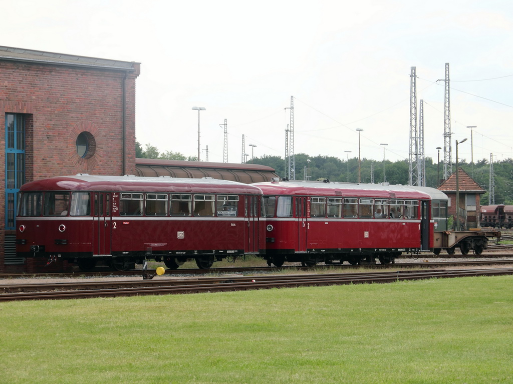 Rangierfahrt 795 396-0 mit  995 307-5 der Berliner Eisenbahnfreunde (BEF) am 08. Juni 2013 in den Eisenbahnwerksttten in Eberswalde.

