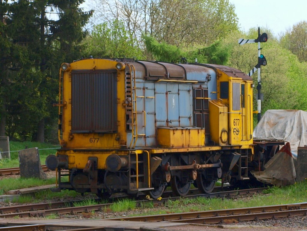 Rangierlok 677 der Sdlimburgischen Dampfeisenbahngesellschaft (ZLSM) im Bw Simpelveld. 