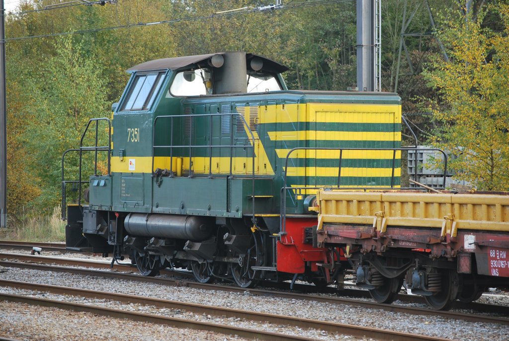 Rangierlok 7351 auf Abstellgleis im Bhf Welkenraedt am 25. Oktober 2009