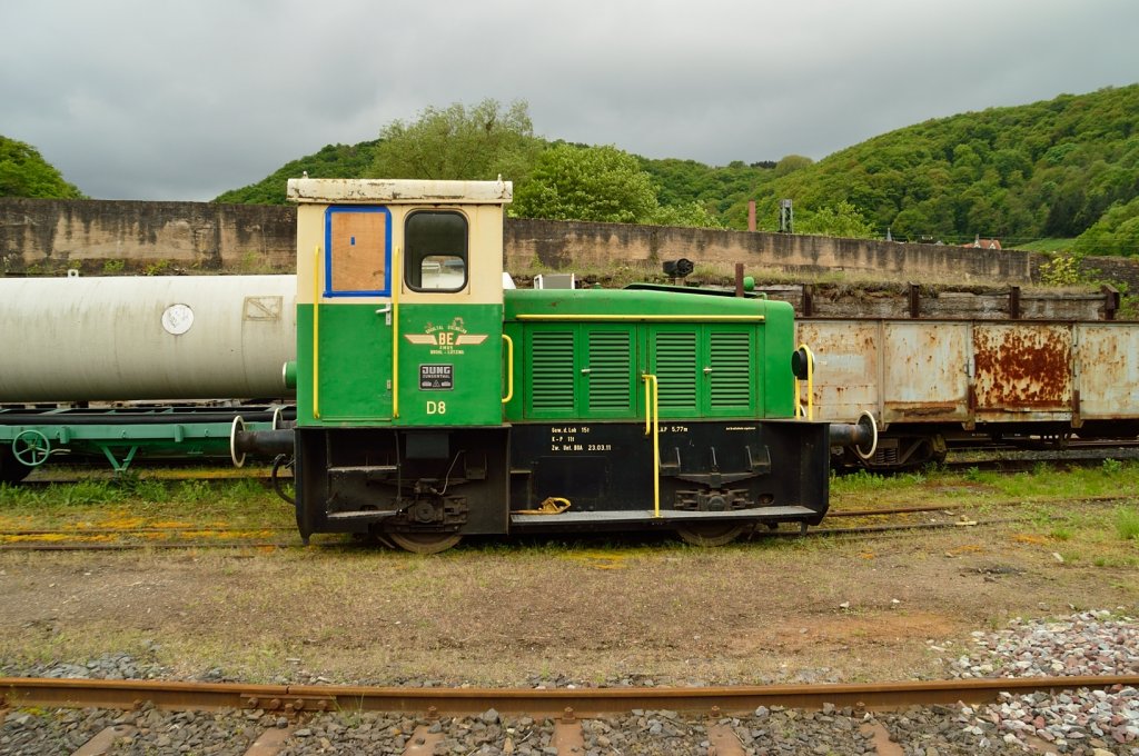 Rangierlok D8 der BEG, wie es den Anschein hat, hat da jemand die Scheibe eingeschlagen. 9.5.2013
