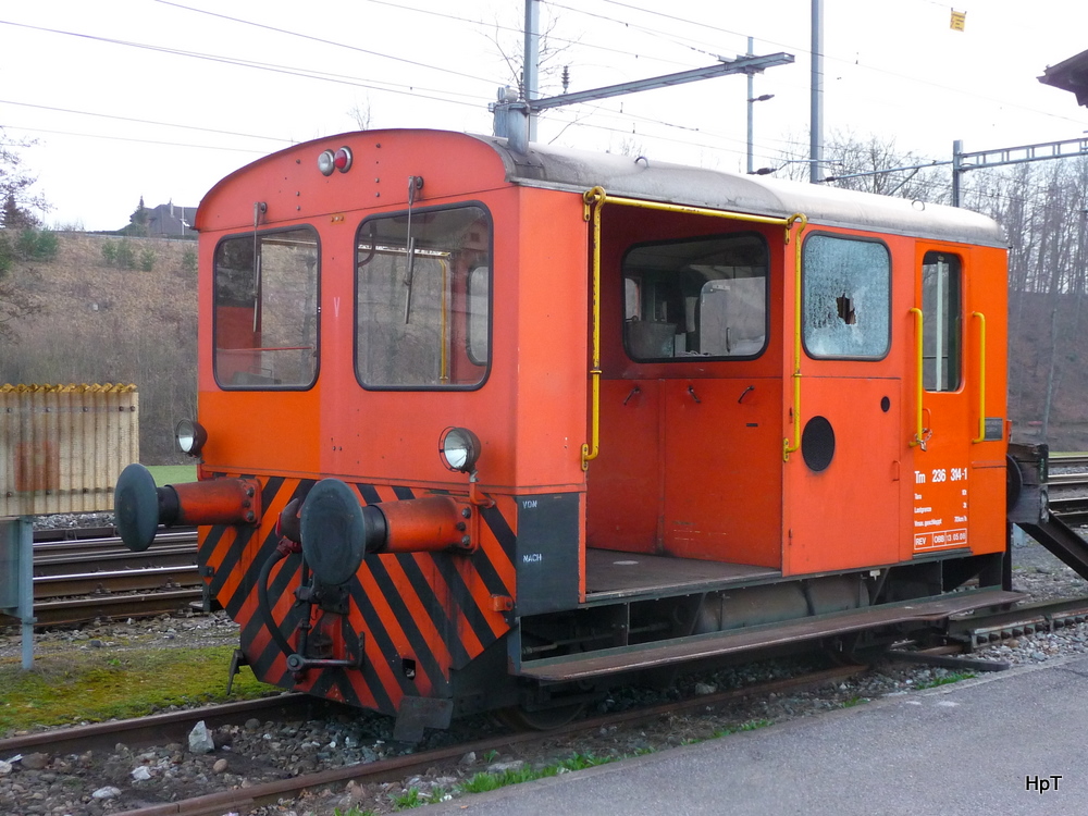 Rangierlok Tm 2/2 236 314-1 abgestellt in Roggwil am 25.03.2010 .. 06:45:57, Belichtungsdauer: 0.033 s (10/300) (1/30), Blende: f/4.2, ISO: 250, Brennweite: 8.00 (80/10), 