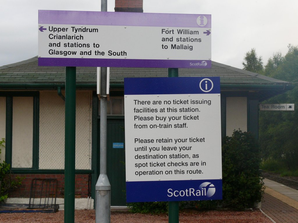 Rannoch Station/Scotland am 21.07.2009 (Scotrail), Hinweisschilder