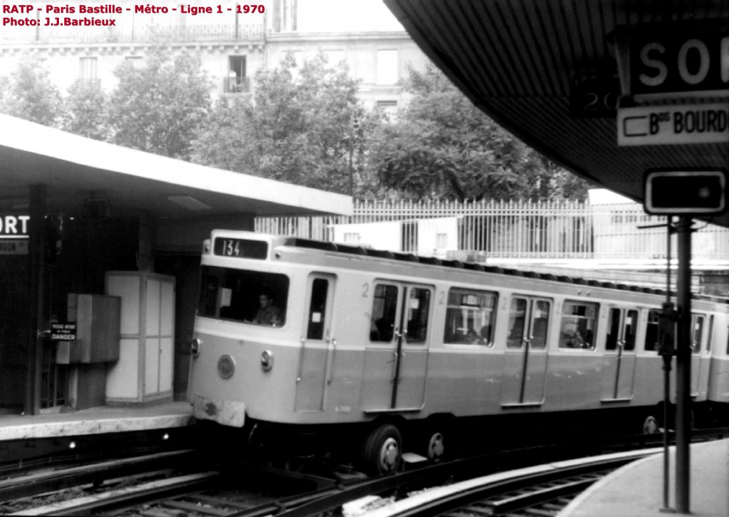 RATP - Paris - Mtro  Bastille - 1970 - Photo: J.J. Barbieux