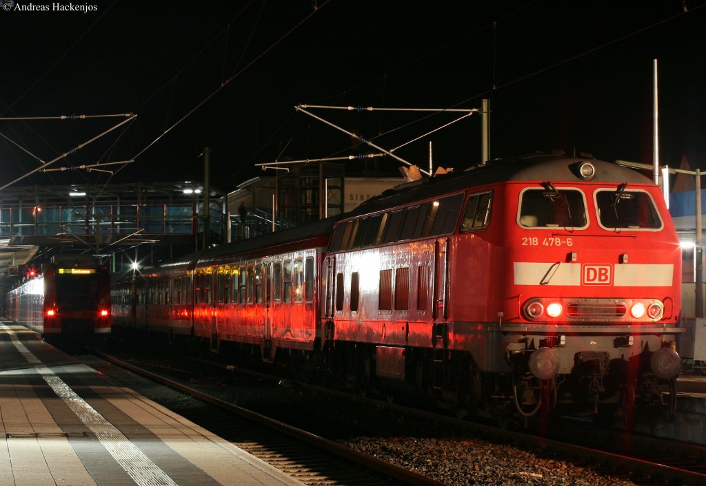 RB 18994 (Sinsheim(Elsenz)-Ludwigshafen(Rh)Hbf) mit Schublok 218 478-6 und dank Scheinwerfer der Polizei ganz nett angeleuchtet in Sinsheim (Elsenz) 12.12.09