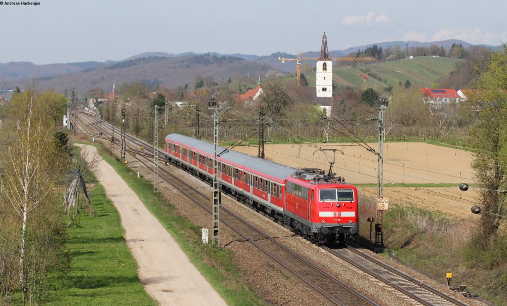 RB 26566 (Neuenburg(Baden)-Offenburg) mit Schublok 111 061-8 bei Denzlingen 17.4.13