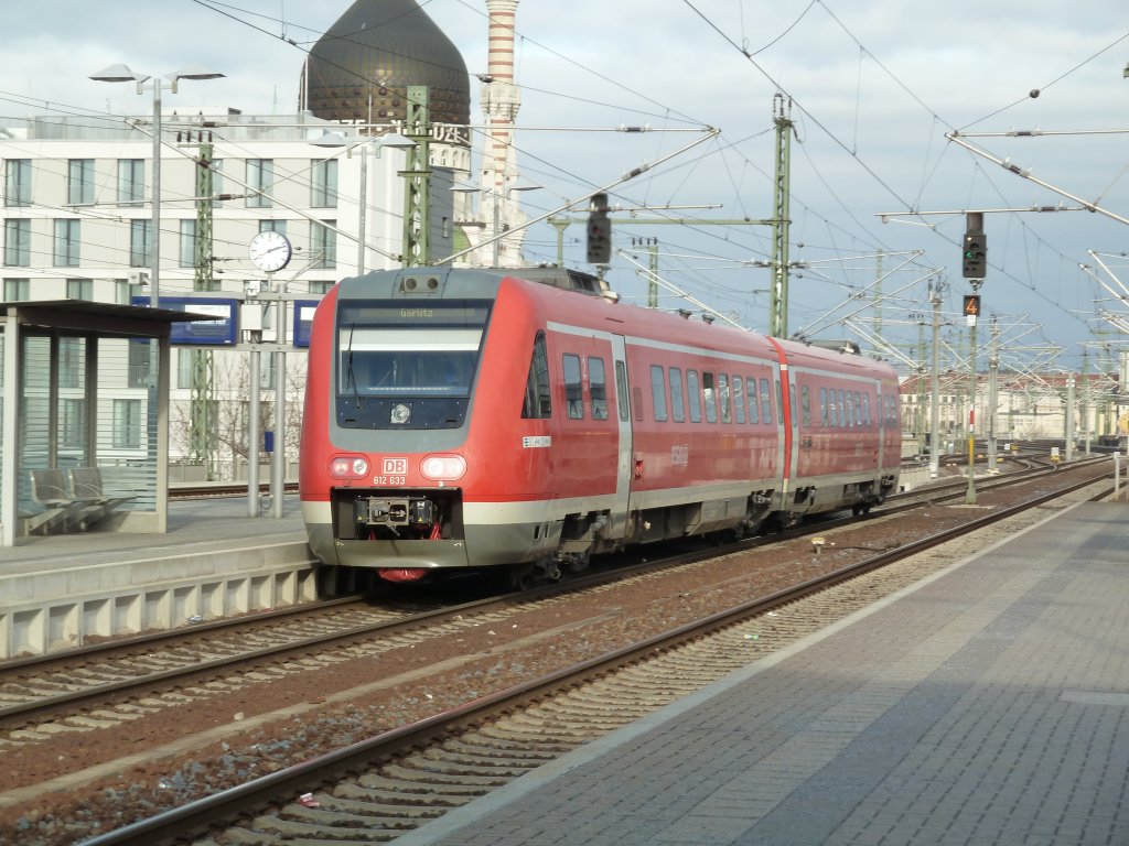 RB 612 fhrt aus  Dresden Mitte in Richtung Grlitz.
5.2.11