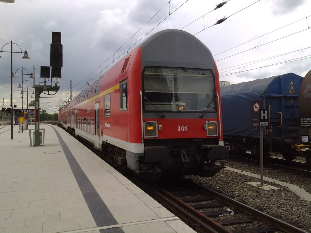 RB nach Hoyerswerda fhrt in den Dresdner HBF ein.
4.9.10
