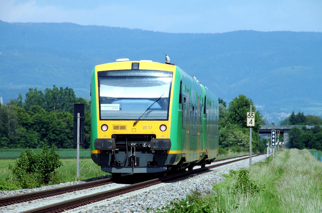 RB von Plattling nach Bayerisch Eisenstein am 24.05.2010 kurz vor Pankofen.