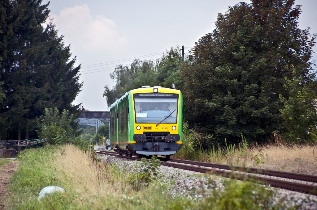RB von Plattling nach Bayerisch Eisenstein am 23.07.2010 kurz nach Pankofen.