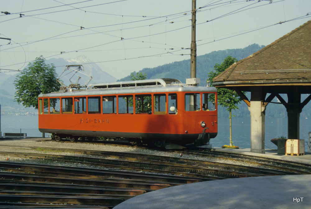 RB - Zahnradtriebwagen Bhe 2/4  3 in Vitznau im Mai 1985 .. Bild ab Dia