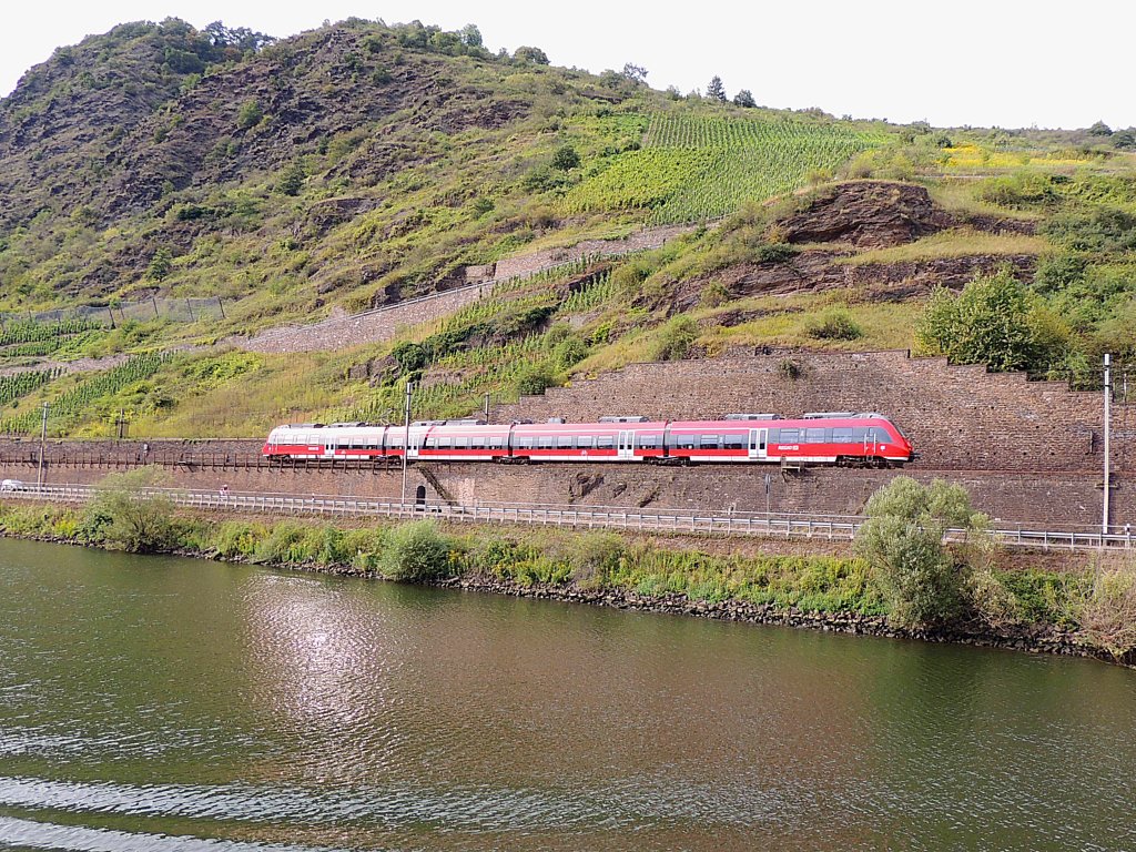 RB12232 ist bei Klotten in Richtung Trier unterwegs; 120822