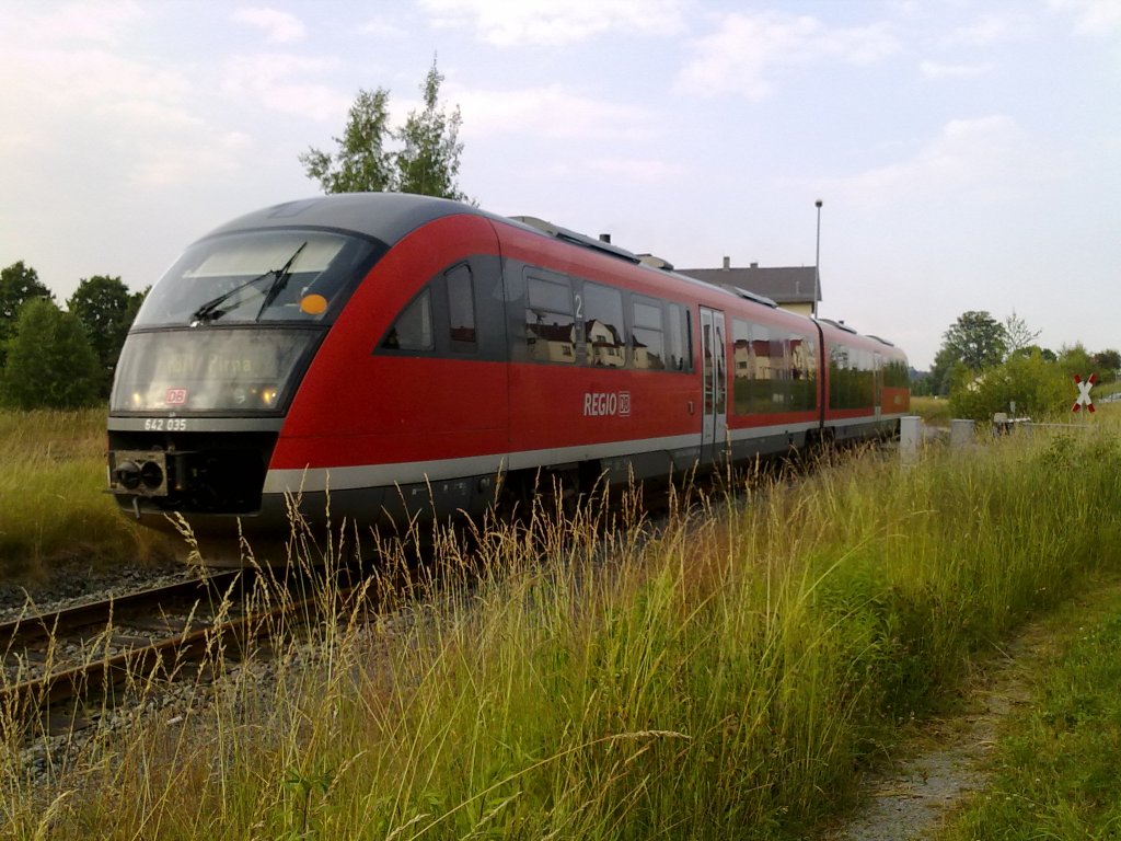 RB71 bei der Ausfahrt in Richtung Pirna.
Bahnhof Drrhrsdorf 25.06.2010