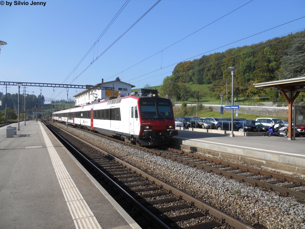 RBDe 560 212-3 (ex RBDe 560 027-5 ''Tenero-Contra'') am 3.10.2011 in Puidoux-Chexbres als S21 nach Payerne.