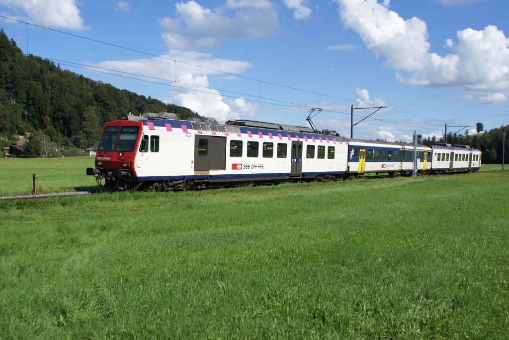 RBDe 561 172-8 erreicht am 10.9.10 Willisau.