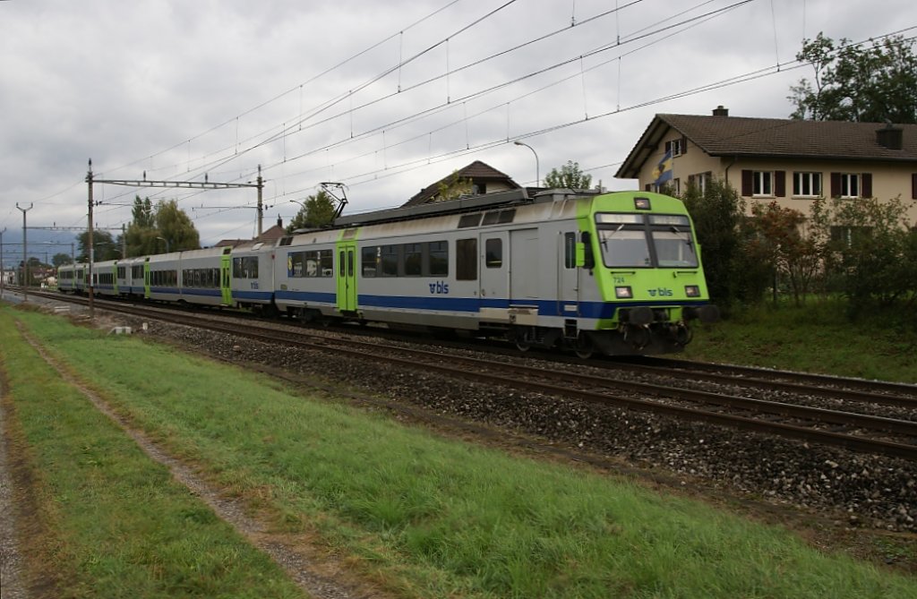 RBDe 565 724-2 verlsst am 25.9.10 Busswil.