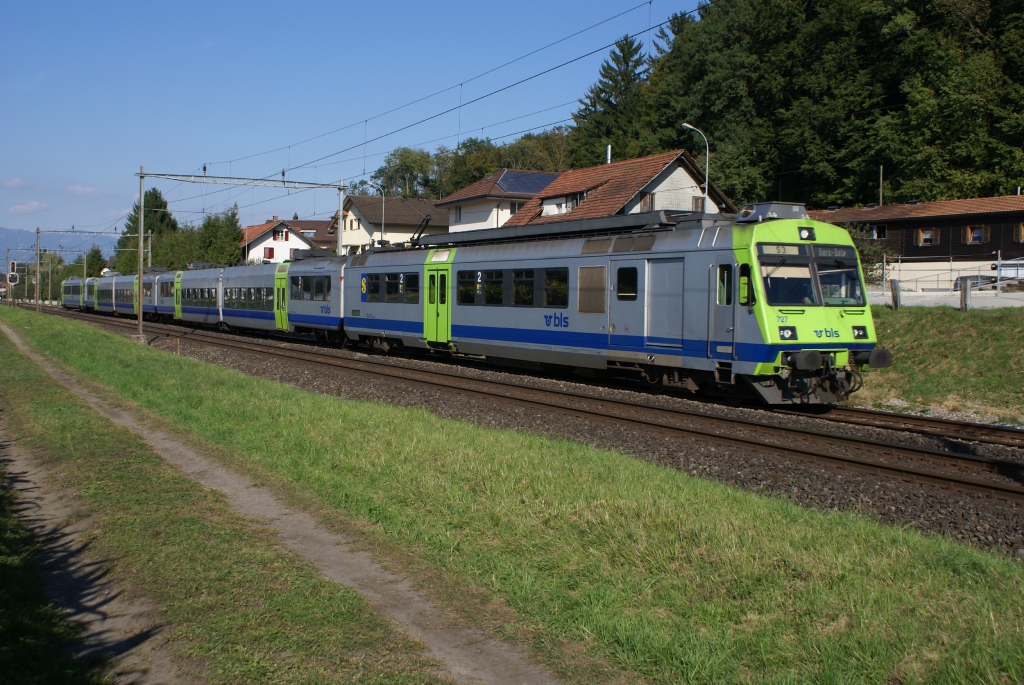 RBDe 565 727-5 fhrt am 19.9.10 von Busswil Richtung Lyss.
