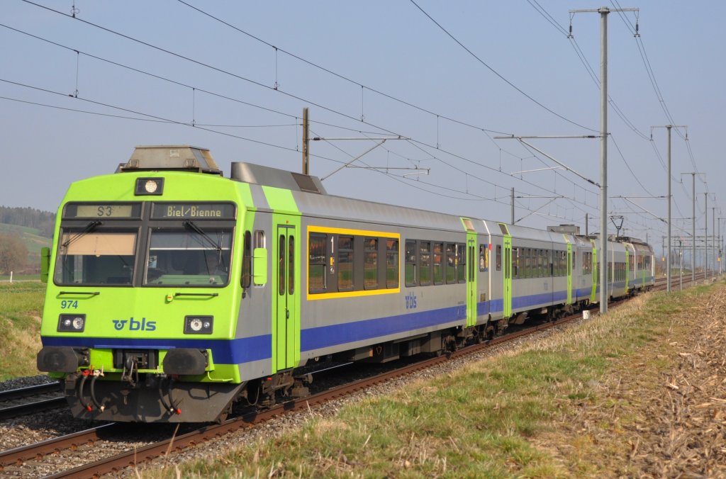 RBDe 565 als S3 Belp-Bern-Biel/Bienne bei Schpfen