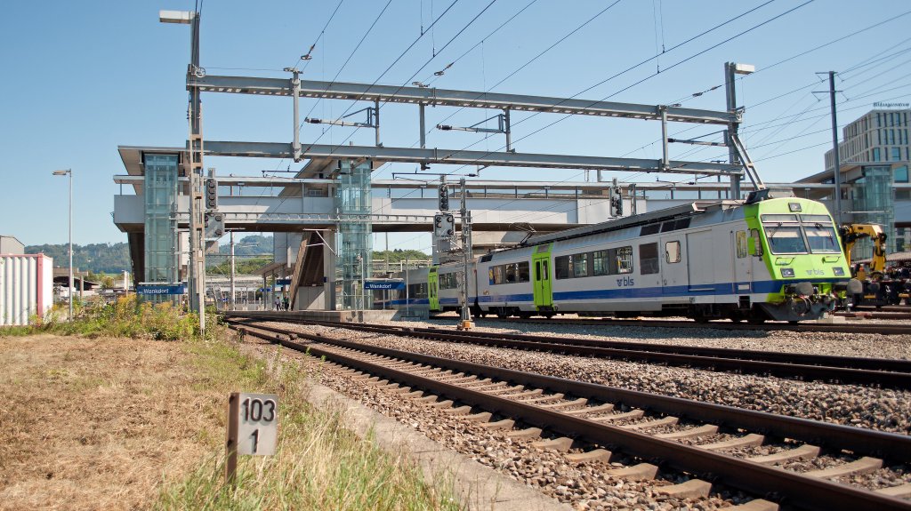 RBDe 565 als S3 nach Belp bei der Abfahrt in Bern Wankdorf, Aufgenommen am 10.09.2011