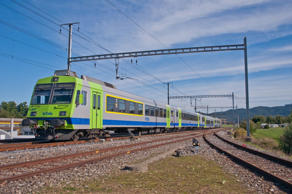 RBDe 565 als S3 nach Biel/Bienne bei der Einfahrt in Mnchenbuchsee, Aufgenommen am 28.09.2012