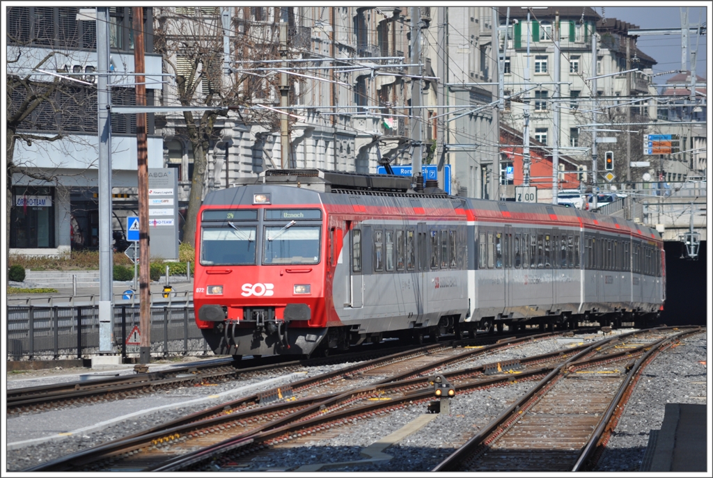 RBDe 566 872 verlsst den Rosenbergtunnel in St.Gallen. (24.03.2011)