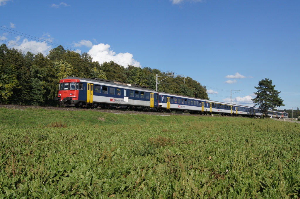 RBe 540 045-2 befindet sich am 13.9.11 zwischen Andelfingen und Marthalen.