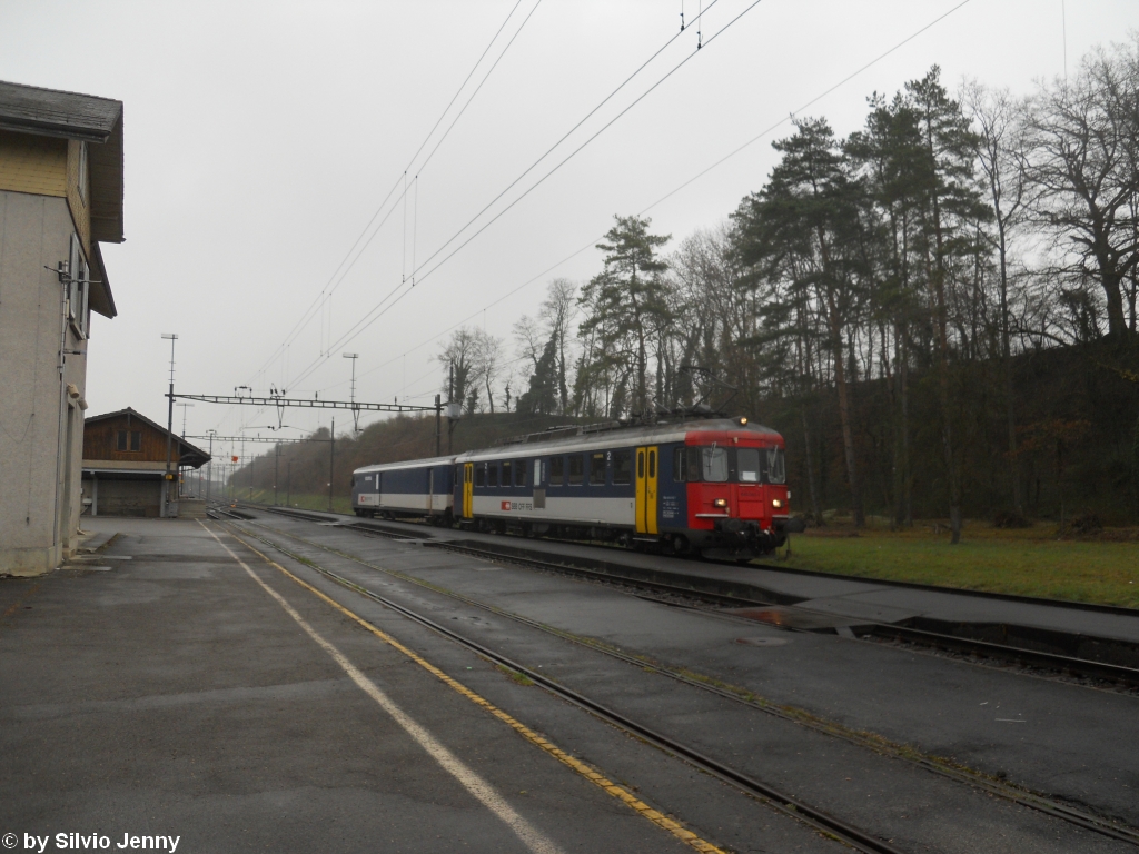 RBe 540 062-7 am 28.3.2011 in Mellingen, wo sonst keine Reisezge mehr durchfahren. Doch der Jail-Train befhrt jeweils diese Umleitungsstrecke und trifft in Mellingen auf die FV-Spinne aus dem HB Zrich, worauf der Jail-Train dann in Mellingen angehalten wird.