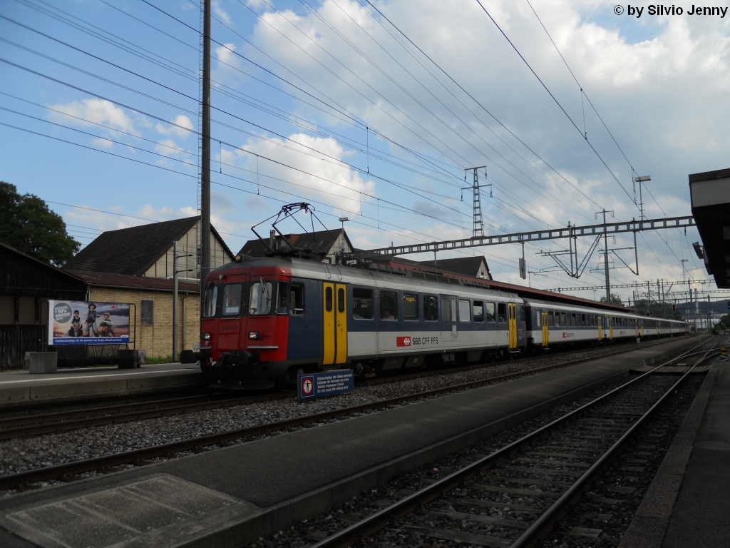 RBe 540 078-3 (und der schiebende RBe 540 045-2) am 6.7.2010 in Oberwinterthur als S 19073 nach Romanshorn