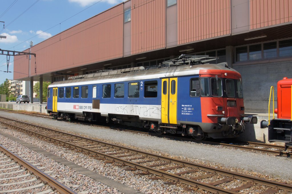 RBe 540072-6 auf ihrem letzten weg zum Schrottplatz in Schwerzenbach. Aufgenommen am 04.06.2010.