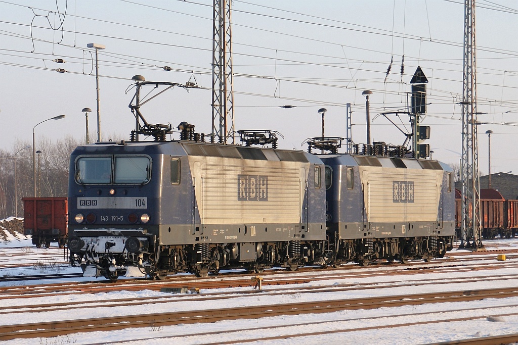 RBH 104 & 105 verlassen am 05.01.2011 Angermnde in Richtung Stendell