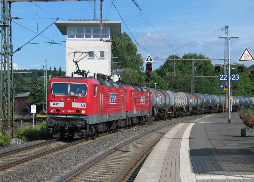 RBH 108 + 107 fuhren am 19. August 2010 mit dem CR 63890 durch Altenbeken.