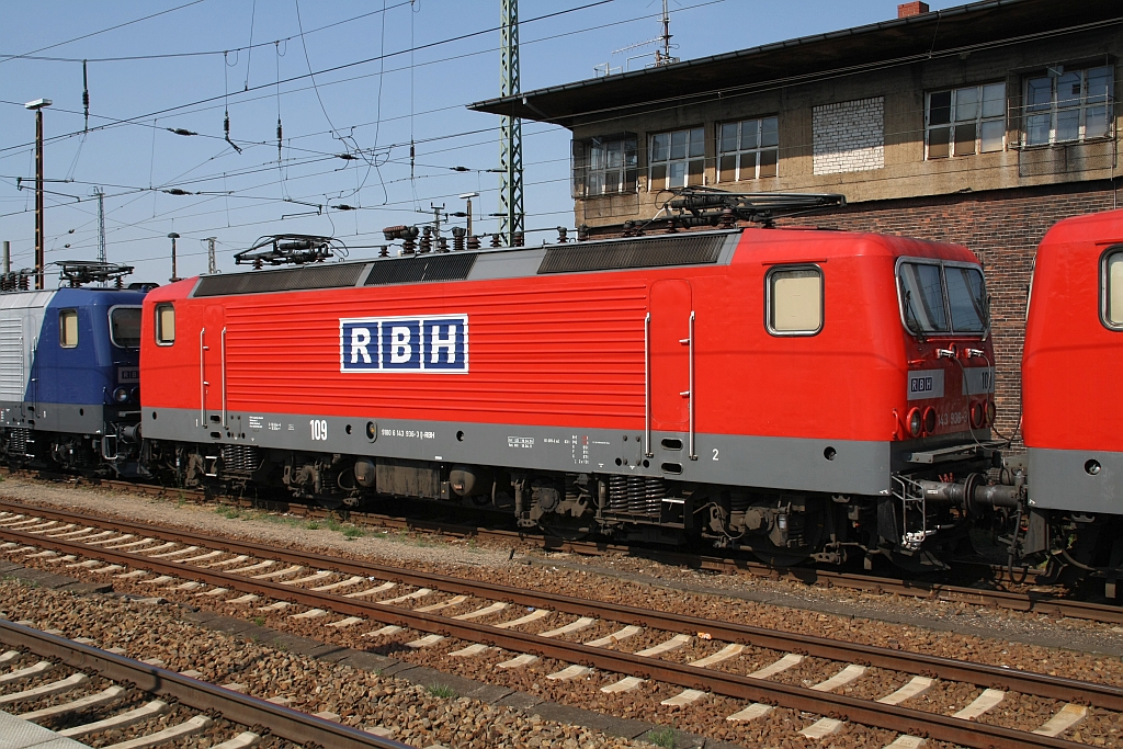 RBH 109 (143 936-3) abgestellt am 10.07.2010 in Angermnde