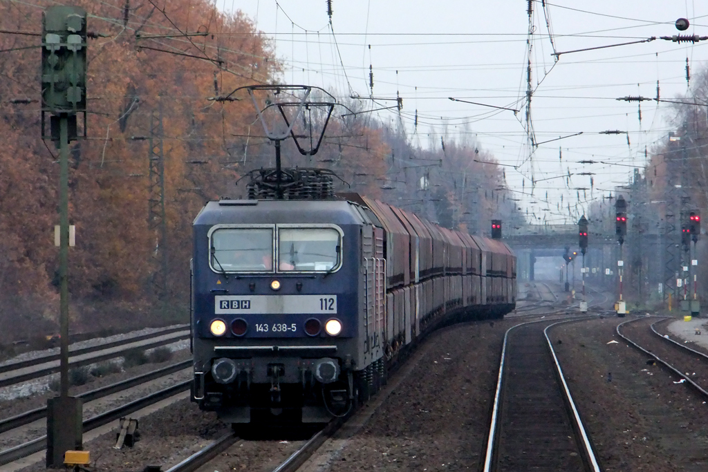 RBH 112 (143 638-5) in Recklinghausen-Sd 29.11.2011 