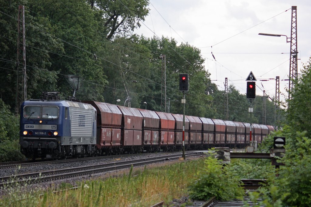 RBH 125 (143 908) am 30.7.12 mit einem Kohlezug in Ratingen-Lintorf.