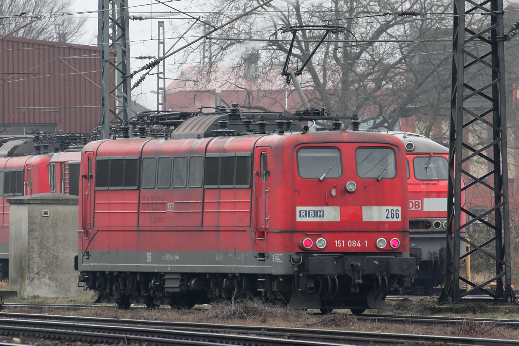 RBH 266(151 084-1) in Oberhausen Osterfeld-Sd 1.3.2013