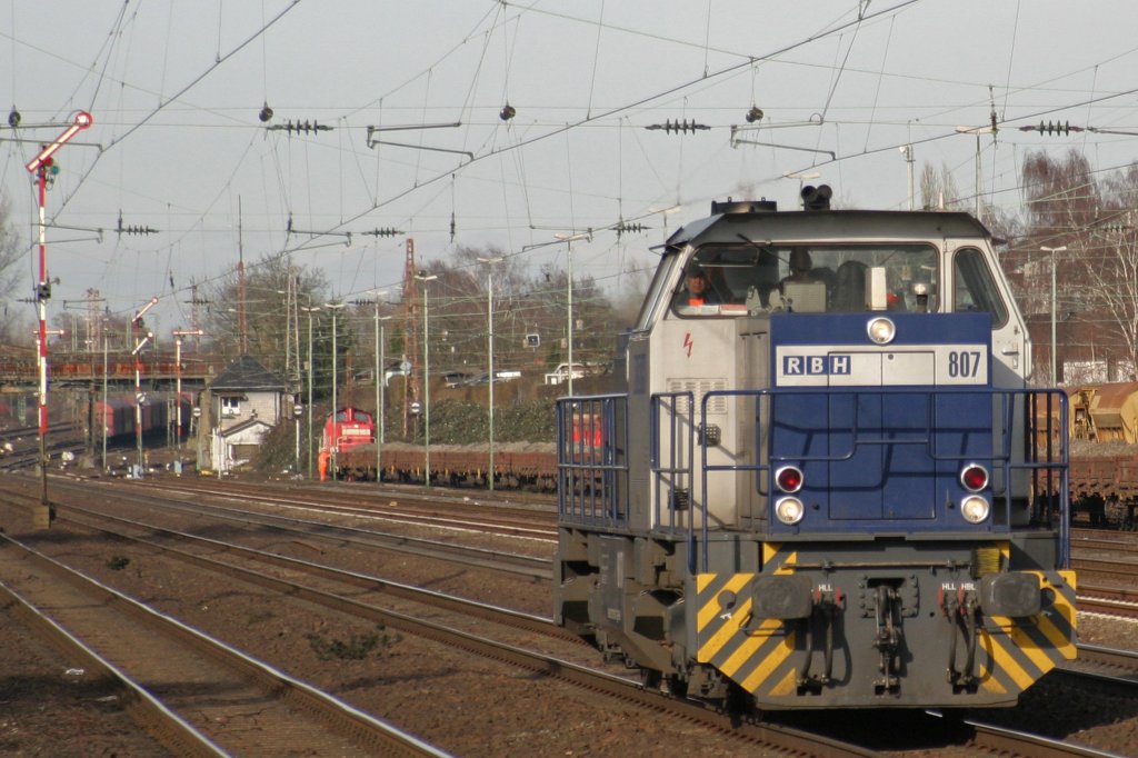 RBH 807 fhrt am 3.3.10 Lz durch Dsseldorf-Rath