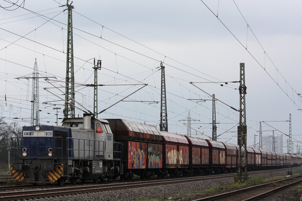 RBH 830 am 12.4.12 mit einem Kohlezug bei der Durchfahrt durch Oberhausen-West.
