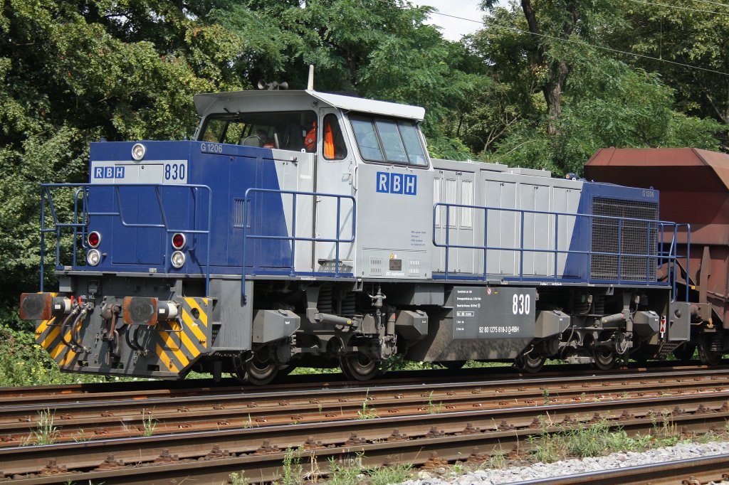 RBH 830 am 13.8.10 in Duisburg-Neudorf