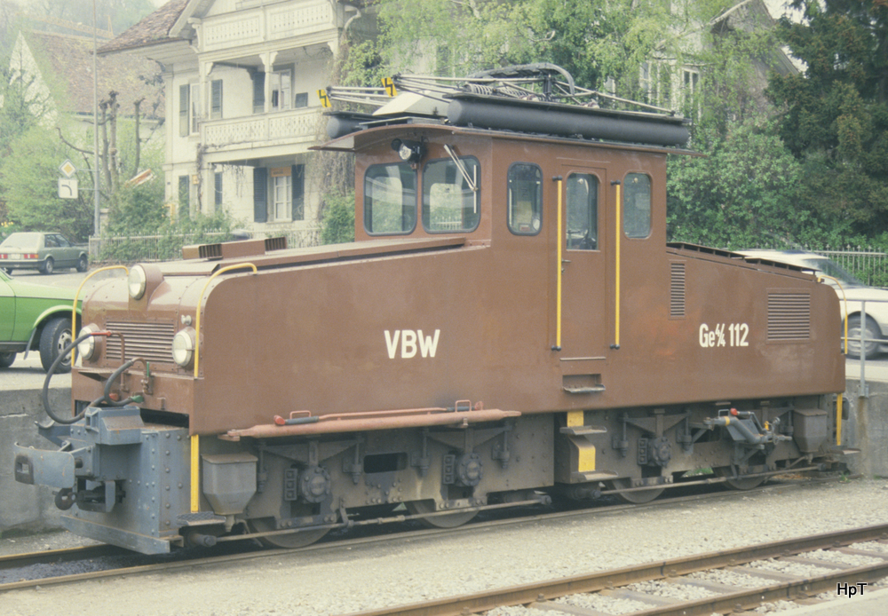 RBS - Aus dem Archiv - VBW  Lok Ge 4/4  112 im Bahnhof Worb im Mai 1985  .. Bild ab Dia