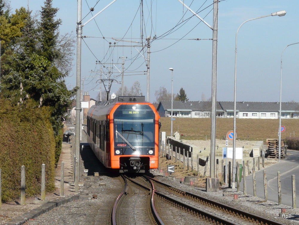 RBS - Einfahrender Triebzug RABe 4/12 22 im Bahnhof von Jegensdorf am 11.02.2011