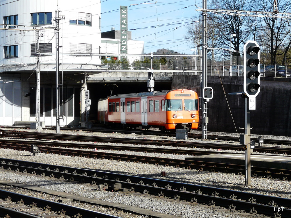 RBS - Regio nach Bern mit dem Treibwagen Be 4/12  53 im Bahnhof Worblaufen am 06.02.2011