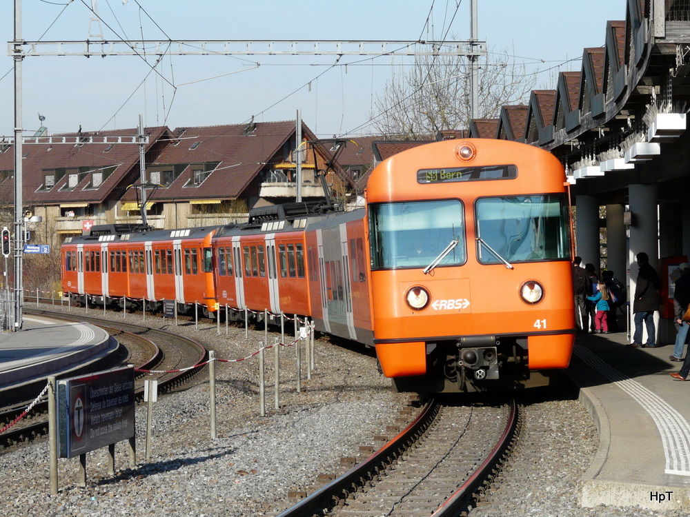 RBS - Regio nach Bern mit dem Triebwagen Be 4/12 41 inSchnbhl 11.02.2011
