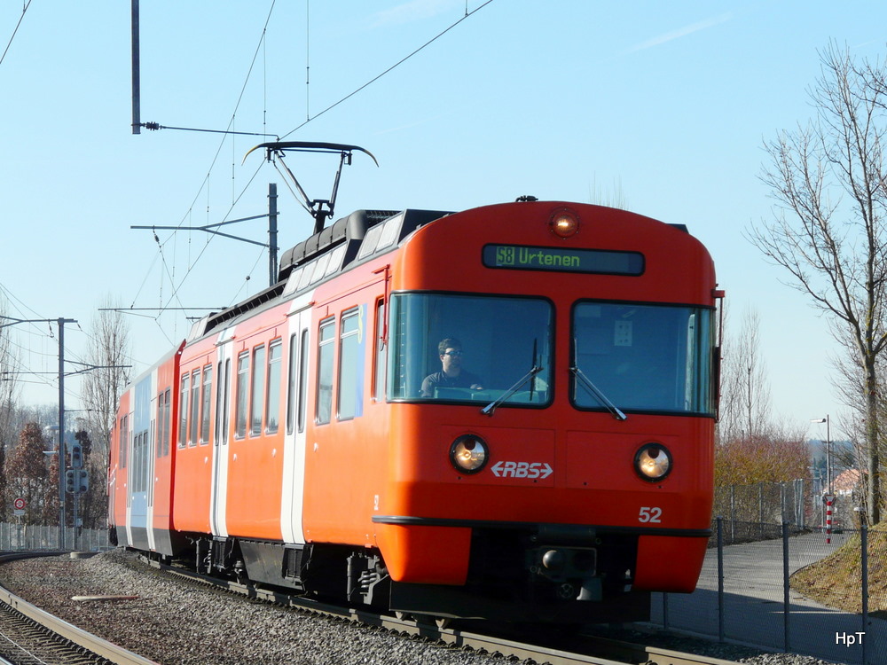 RBS - Regio nach Urtenen mit dem Triebwagen Be 4/12 52 bei Schnbhl 11.02.2011